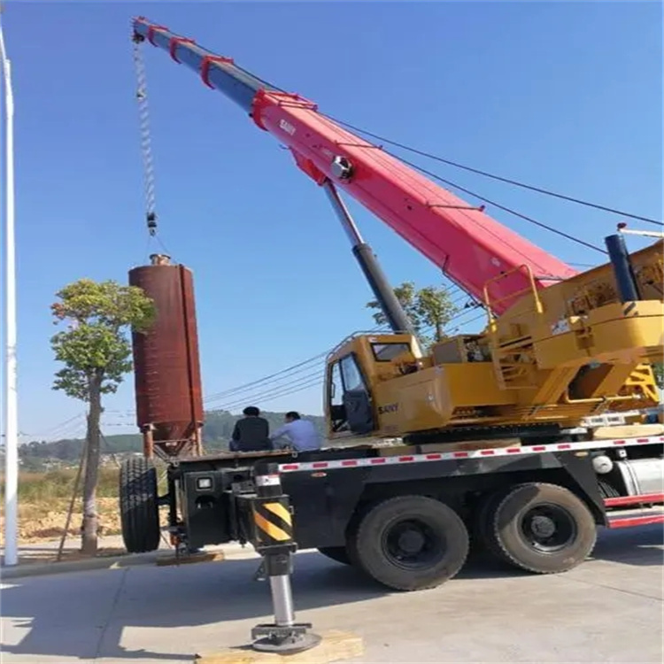 诏安县吊车租赁作业时的保养和维护