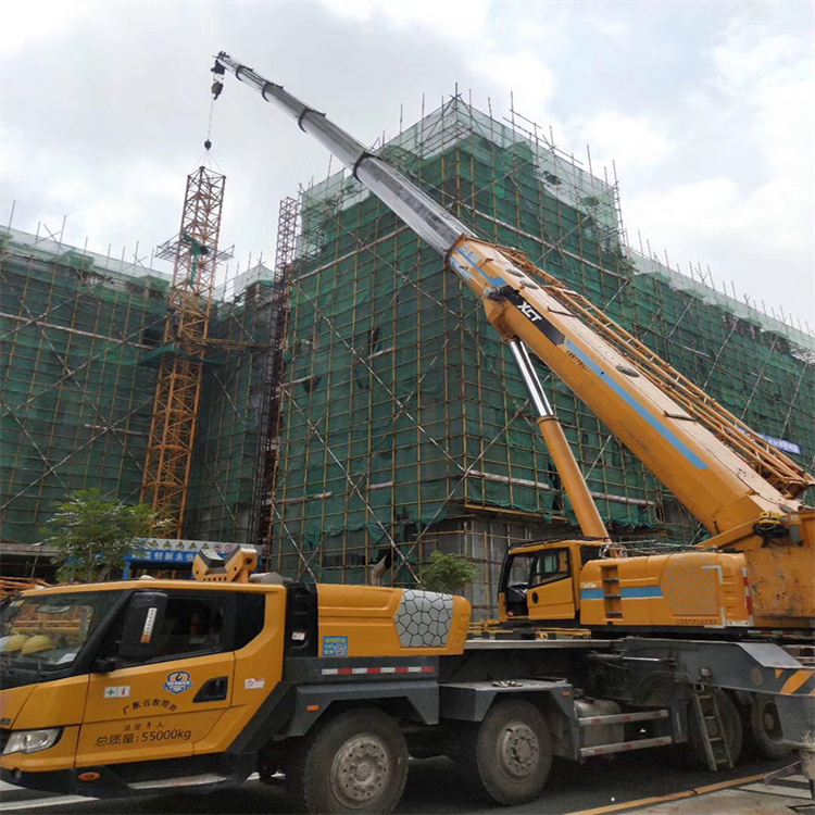 诏安县谈谈吊车租赁需要注意的事项