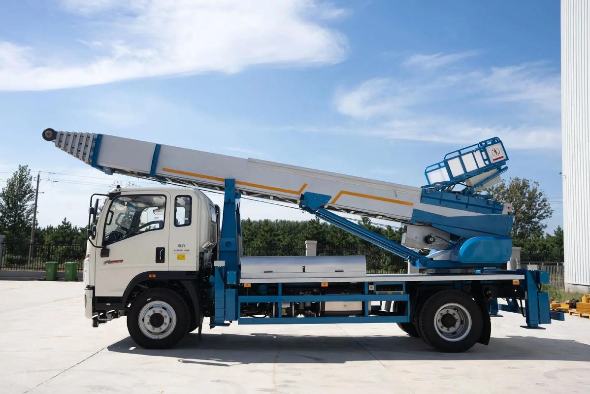 诏安县云梯上料车租赁费用