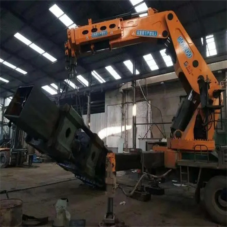 诏安县130吨折臂吊车出租吊机租赁附近电话