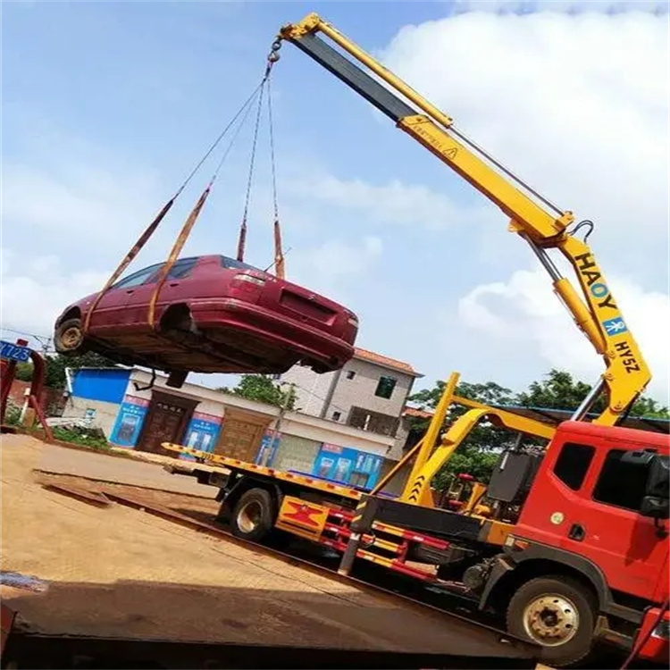 诏安县吊车吊汽车的正确方法